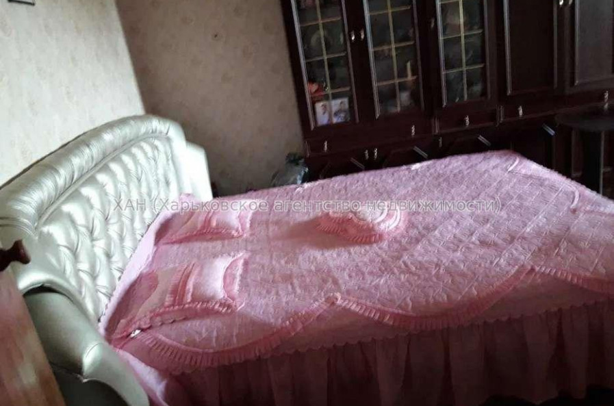 Продам квартиру, Непокоренных ул. , 1 кім., 33 м², косметический ремонт 