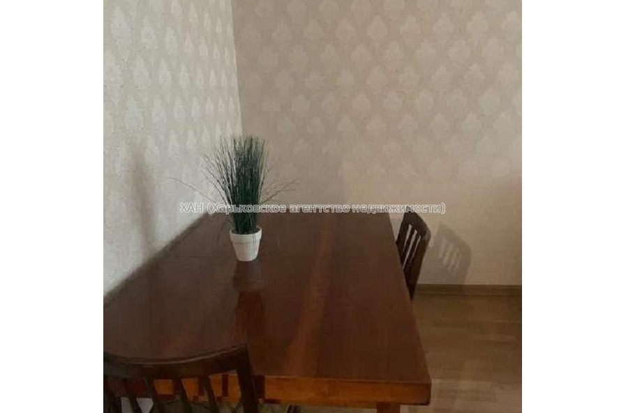 Продам квартиру, Байрона пр-т , 3  ком., 58 м², косметический ремонт 