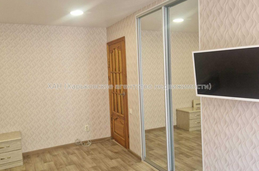 Продам квартиру, Героев Харькова просп. , 1 кім., 33 м², евроремонт 