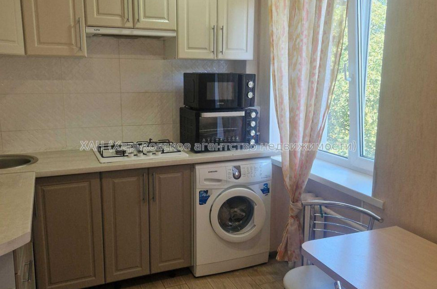 Продам квартиру, Героев Харькова просп. , 1 кім., 33 м², евроремонт 