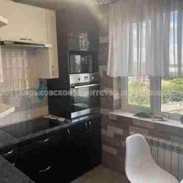 Продам квартиру, Садовый проезд , 3 кім., 71 м², капитальный ремонт 