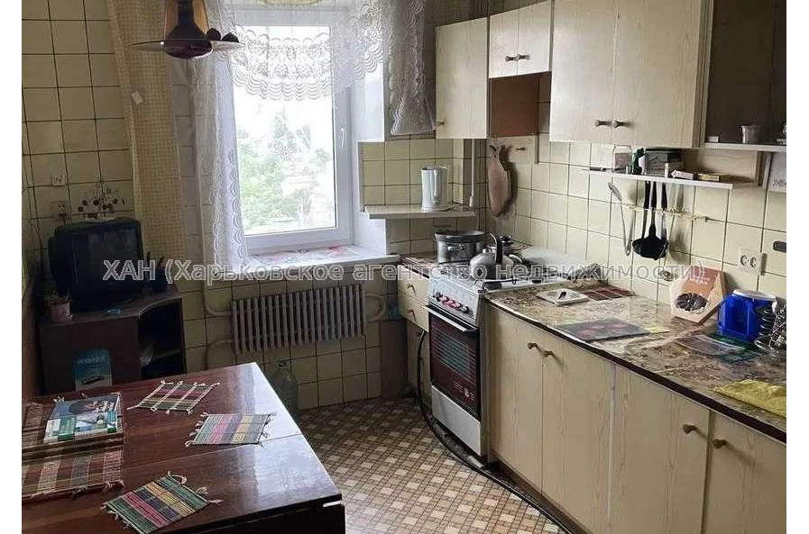 Продам квартиру, Добролюбова ул. , 2 кім., 51 м², косметический ремонт 