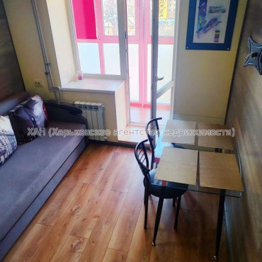 Продам квартиру, Добровольцев ул. , 2  ком., 38 м², евроремонт 