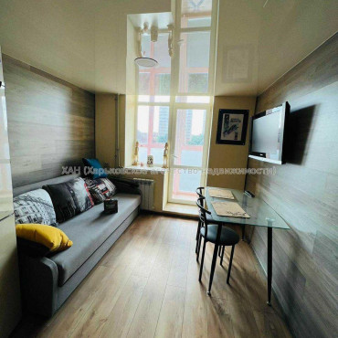 Продам квартиру, Добровольцев ул. , 2  ком., 38 м², евроремонт 