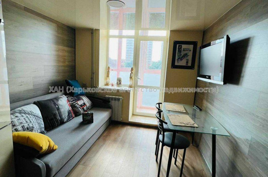 Продам квартиру, Добровольцев ул. , 2  ком., 38 м², евроремонт 