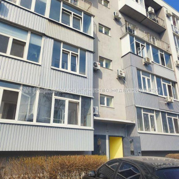 Продам квартиру, Добровольцев ул. , 2  ком., 38 м², евроремонт 