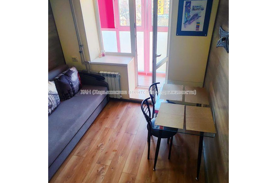 Продам квартиру, Добровольцев ул. , 2  ком., 38 м², евроремонт 