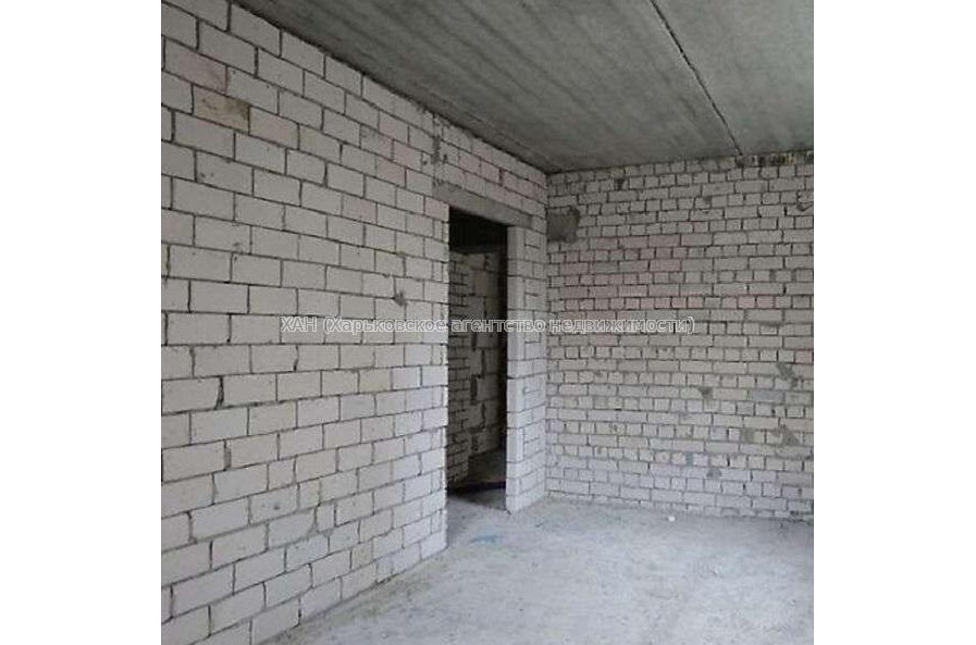Продам квартиру, Мира ул. , 2 кім., 56 м², без внутренних работ 