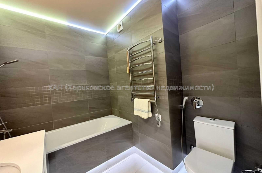 Продам квартиру, Юбилейный просп. , 3 кім., 96 м², авторский дизайн 