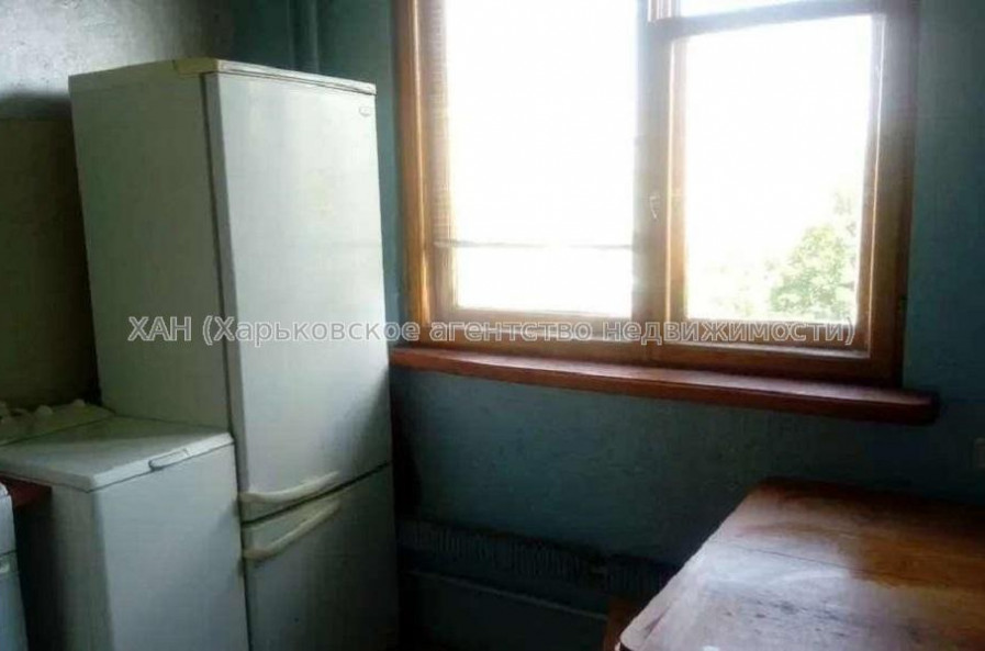 Продам квартиру, Непокоренных ул. , 3  ком., 64 м², косметический ремонт 