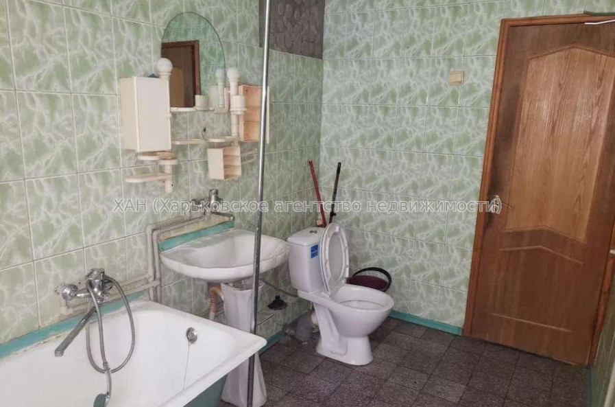 Продам квартиру, Науки просп. , 3 кім., 73 м², без ремонта 