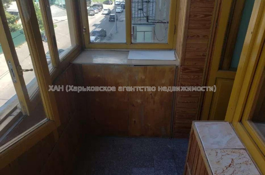 Продам квартиру, Науки просп. , 3 кім., 73 м², без ремонта 