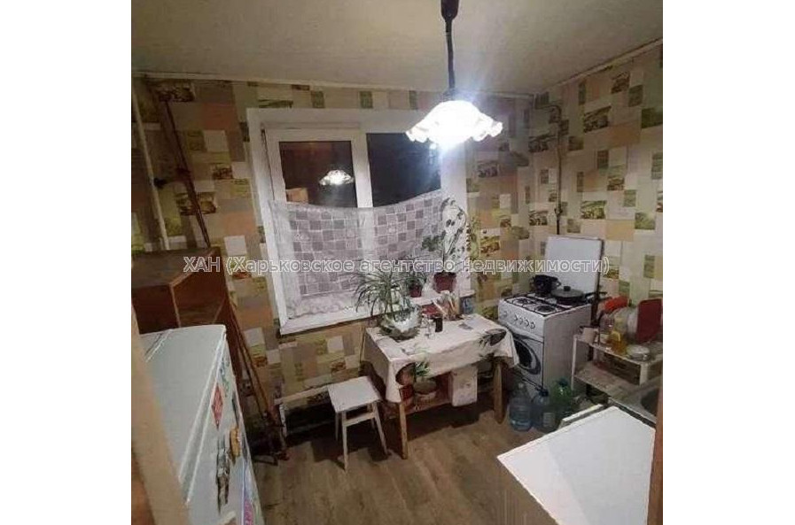 Продам квартиру, Болградская ул. , 1 кім., 27 м², косметический ремонт 