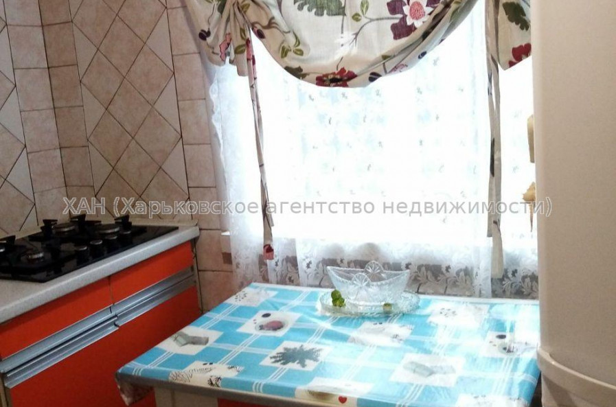 Продам квартиру, Александра Олеся ул. , 3 кім., 56 м², косметический ремонт 