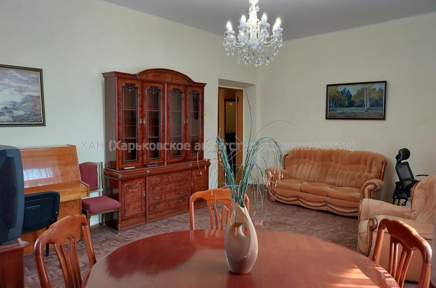 Сдам квартиру, Сумская ул. , 77/79 , 4  ком., 108 м², косметический ремонт 