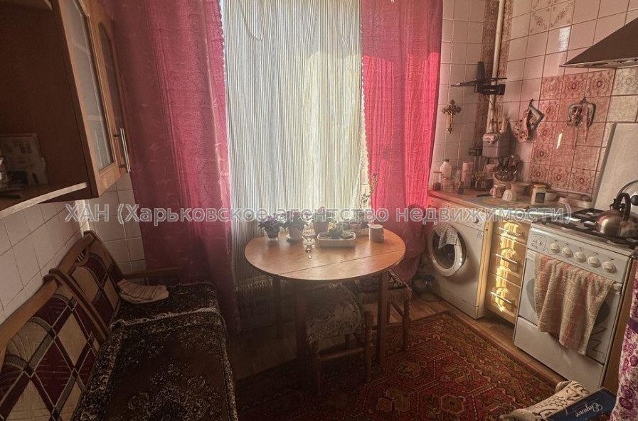 Продам квартиру, Библика ул. , 3  ком., 65 м², косметический ремонт 