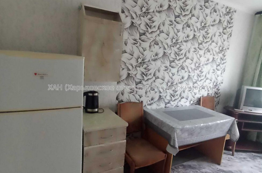 Продам квартиру, Александровский просп. , 1  ком., 24 м², косметический ремонт 