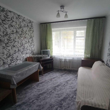 Продам квартиру, Александровский просп. , 1  ком., 24 м², косметический ремонт 